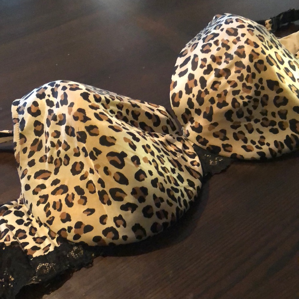 Cacique leopard print bra with lace detail 40DDD
